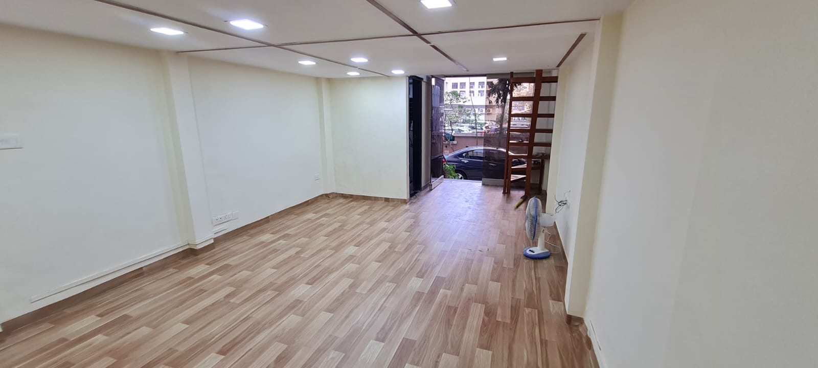 Office Space Semi Furnished in Crystal Plaza , Andheri West